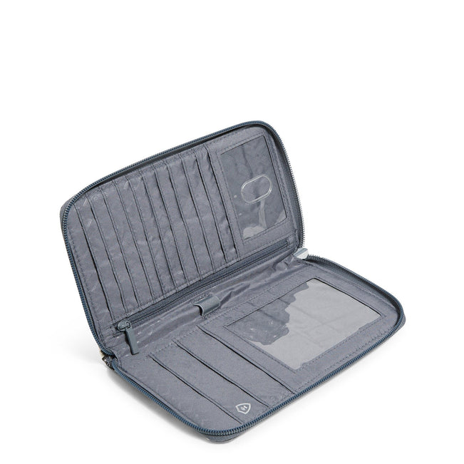 Outlet Family Travel Wallet