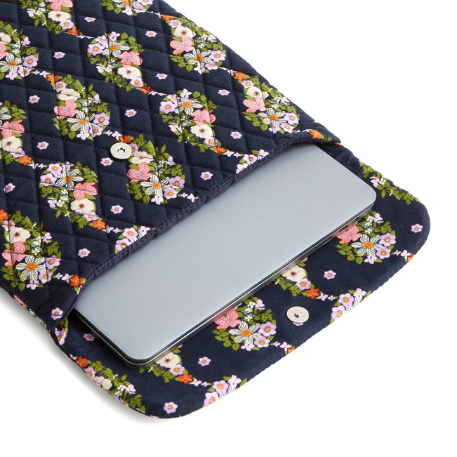 Outlet Essential Small Tech Sleeve