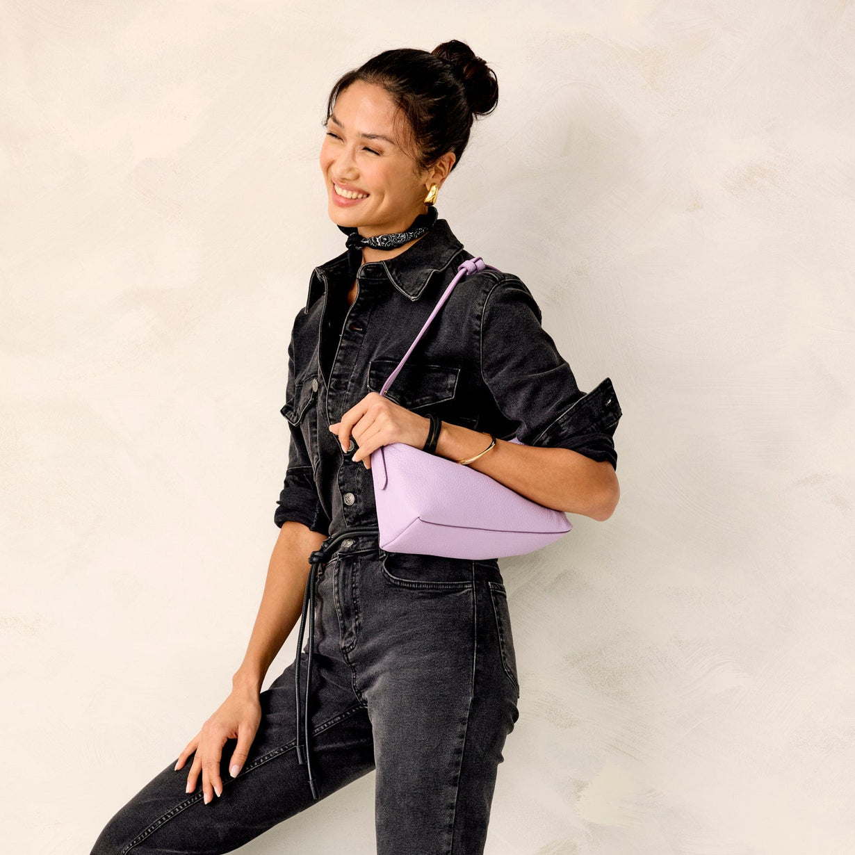 ヘラクレス Roxbury Crescent Shoulder Bag - Leather | Vera Bradley – Vera