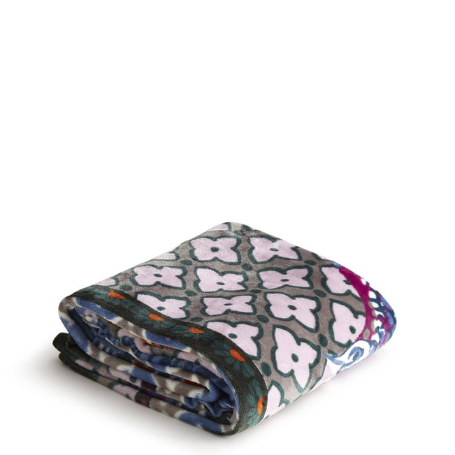 Plush Throw Blanket-Image 2-Vera Bradley