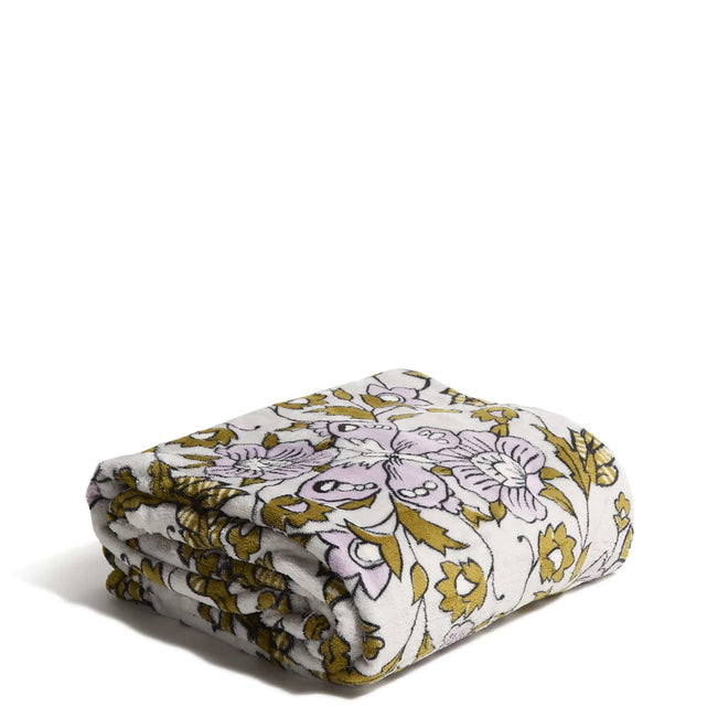 Outlet Essential Throw Blanket