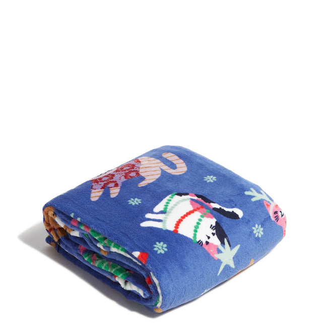 Outlet Essential Throw Blanket