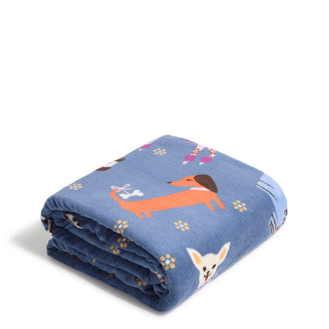 Outlet Essential Throw Blanket