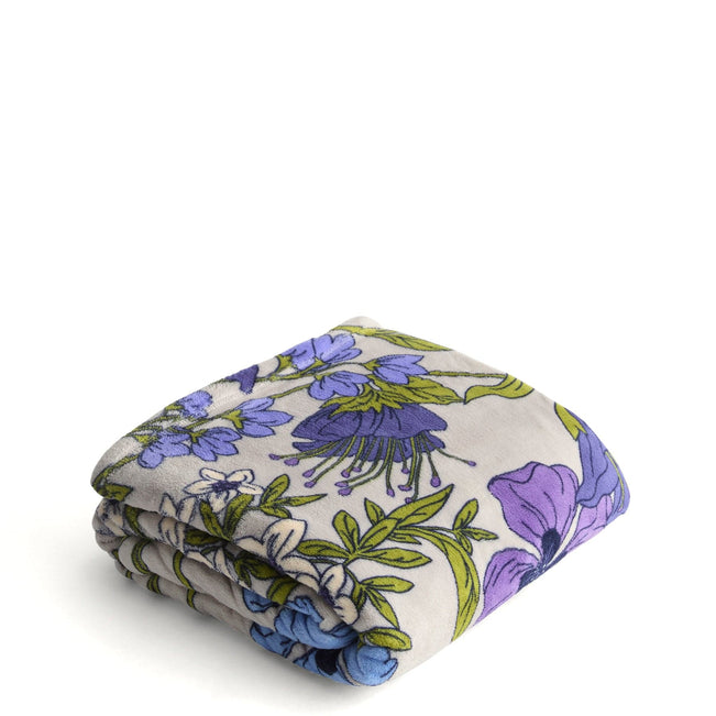 Outlet Essential Throw Blanket