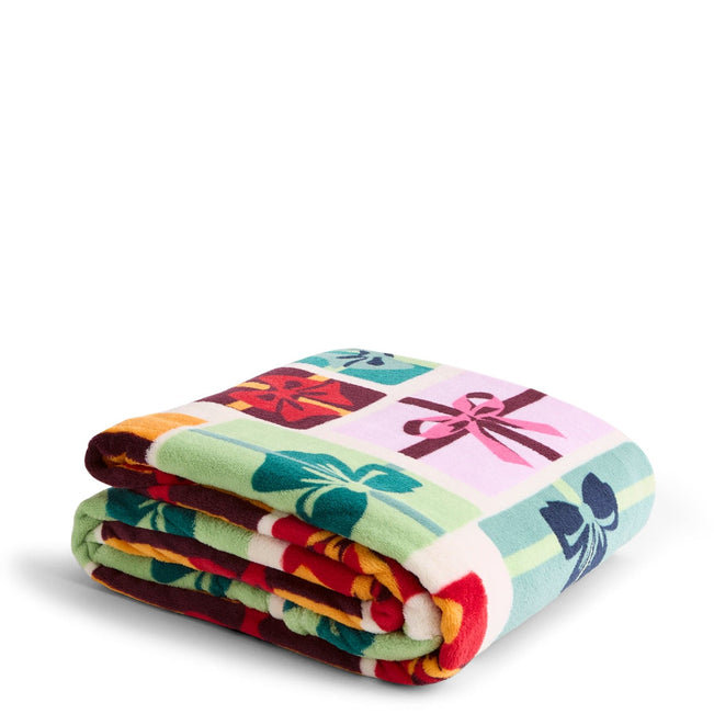 Outlet Essential Throw Blanket