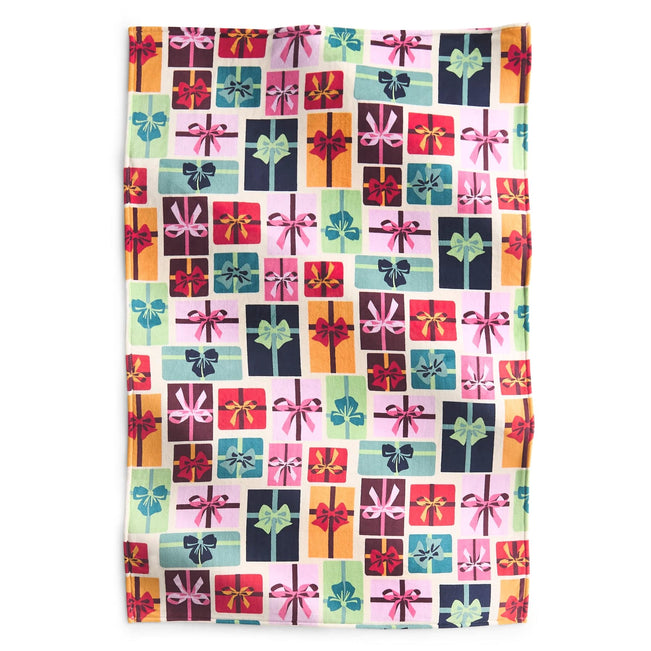 Outlet Essential Throw Blanket