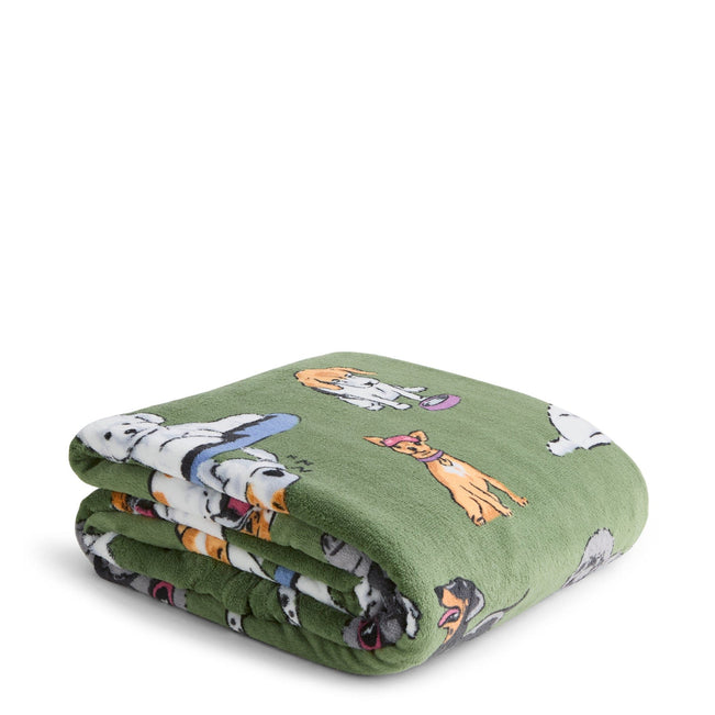 Outlet Essential Throw Blanket
