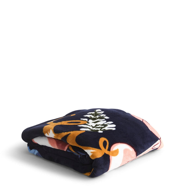 Outlet Essential Throw Blanket