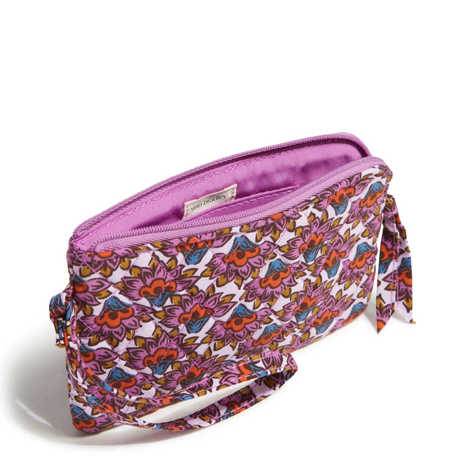 Outlet Essential Zip Wristlet