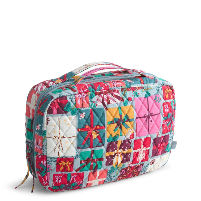 Outlet Essential Hanging Travel Organizer