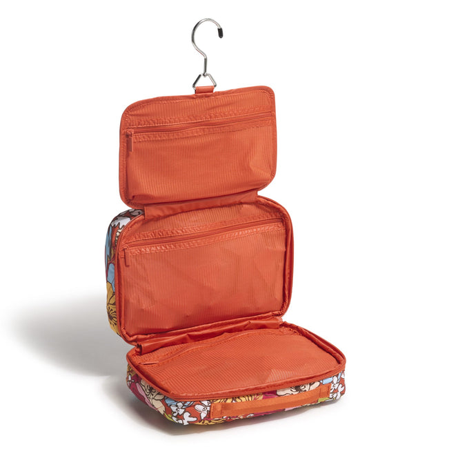 Outlet Essential Hanging Travel Organizer