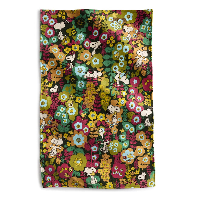 Peanuts Outlet Essential Throw Blanket