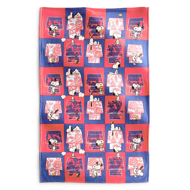 Peanuts Outlet Essential Throw Blanket