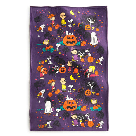 Peanuts Outlet Essential Throw Blanket