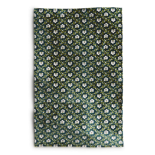 Outlet Essential Throw Blanket - Mistletoe Lattice - Image 1